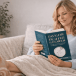 Sonja mit "Das Klopf Dich Frei Handbuch" von Anja Stie